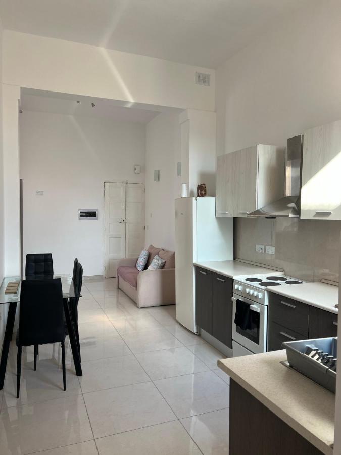 Homestay With Private Bathroom Sliema