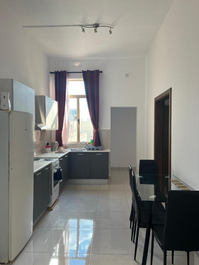 Homestay With Private Bathroom *