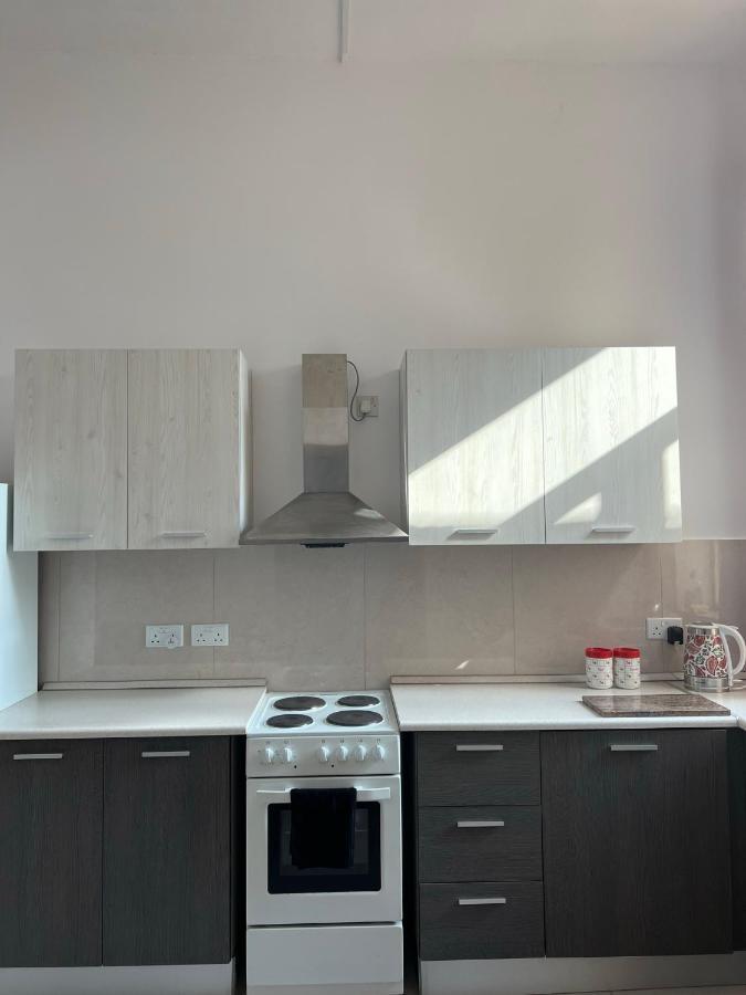 Homestay With Private Bathroom *