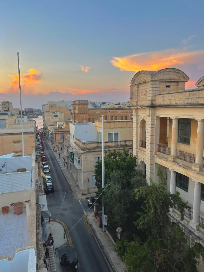 Homestay With Private Bathroom Sliema